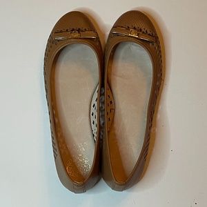 Women’s shoes